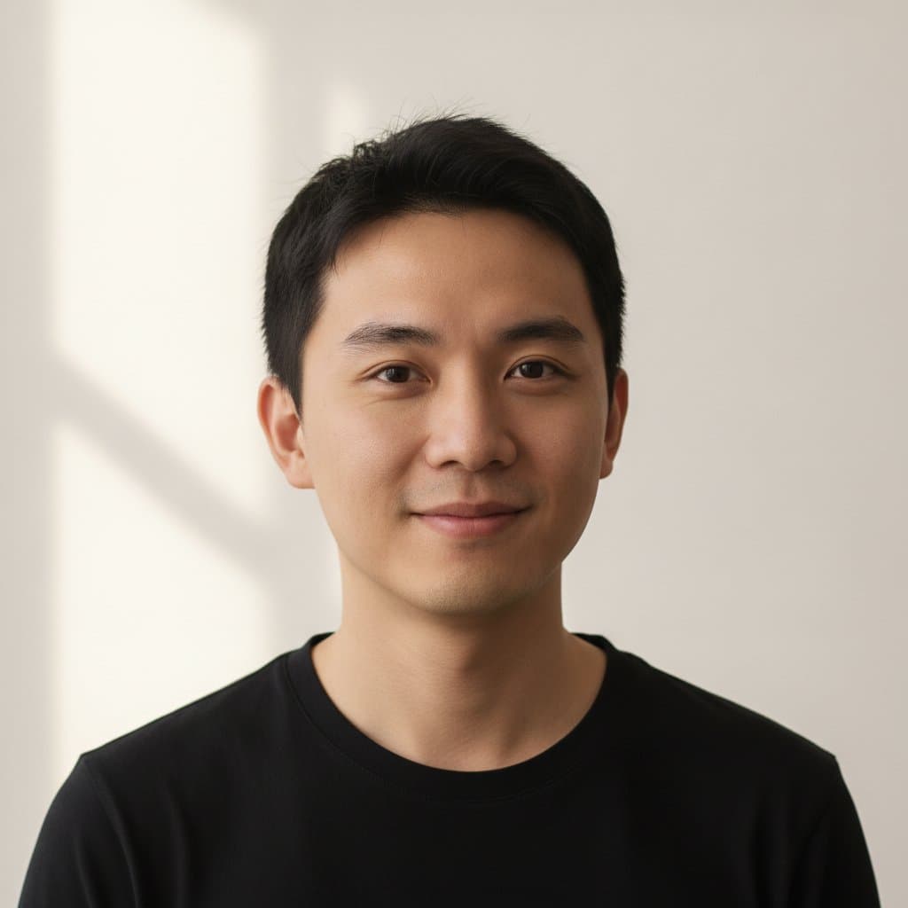 AI 形象照示意:暖白背景